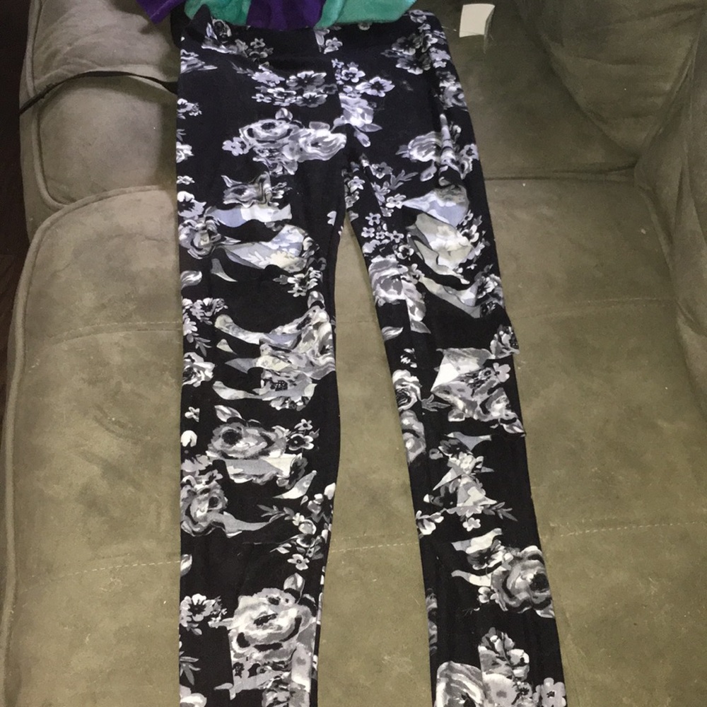 Ripped leggings
